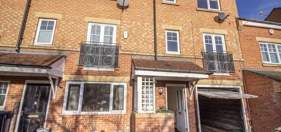 5 bedroom terraced house