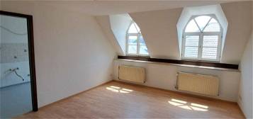 Sehr schöne 2ZKB Dachgeschosswohnung in der Innenstadt von Saarlouis zu vermieten
