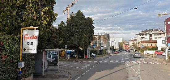 Ampio trilocale in zona vicenza con balcone posto