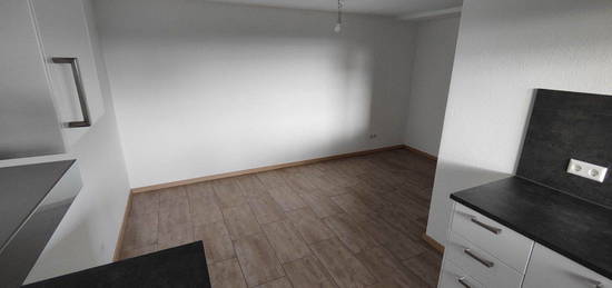 Helle 2,5 Zimmer Einliegerwohnung