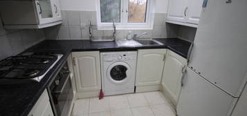 2 bed maisonette to rent