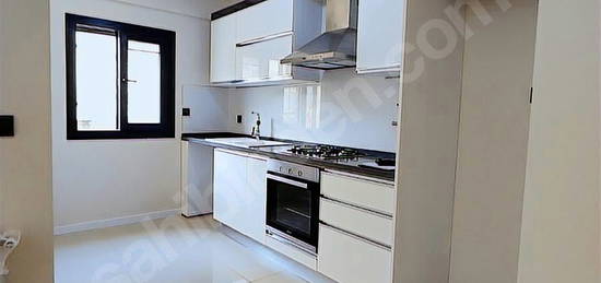 AKSOY MUHTARLIĞI YAKINI CADDE ÜSTÜ YENİ BİNA 3+1 DAİRE