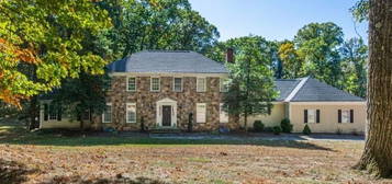 51 Boulderwood Dr, Bernardsville, NJ 07924