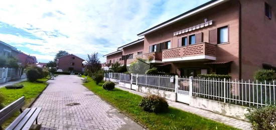 Villa a schiera via lanzo 133, Centro, Borgaro Torinese