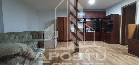 Apartament 3 camere 2 bai zona mehala la curte comuna