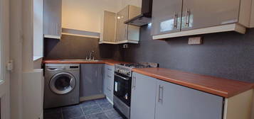 Terraced house to rent in Shelley Street, Knighton Fields, Leicester LE2