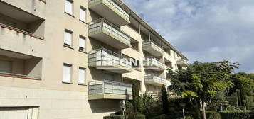 Proche centre ville, appartement de type 2 avec balcon et parking