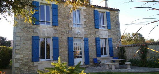 Maison meublée  à louer, 4 pièces, 3 chambres, 86 m²