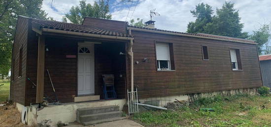 Maison individuelle, 3 chambres, garage et jardin clos sur u