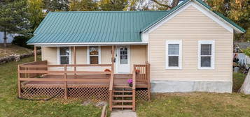 114 9th Ave, Baraboo, WI 53913