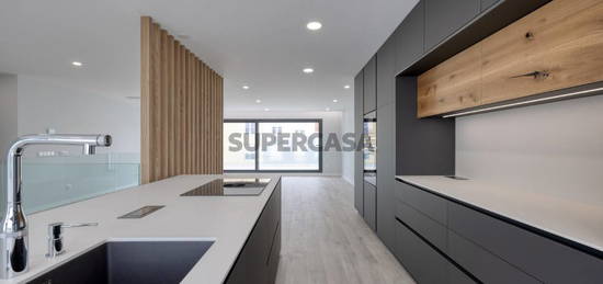 Penthouse T3 com 2 suites - Alcochete