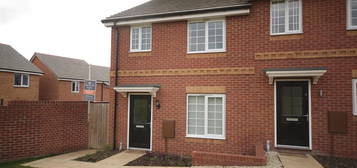 End terrace house to rent in Quarry Road, Southam CV47