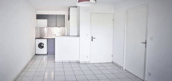 Appartement T2 à Seilh de 32m2 / Piscine collective / Residence de Standing Sécurisée