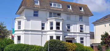 Flat to rent in Trinity Trees, Eastbourne BN21