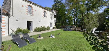 Maison  à vendre, 6 pièces, 2 chambres, 289 m²