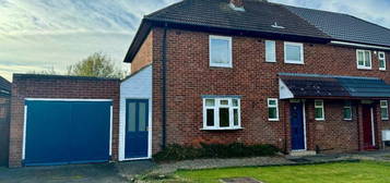 3 bedroom link detached house for sale