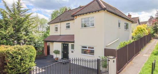 4 bed detached house for sale