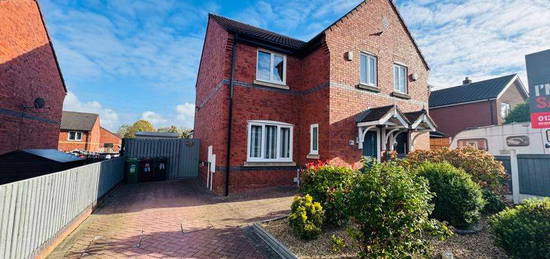 3 bed semi-detached house for sale