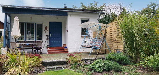 Charmantes Wochenendhaus in ruhiger Lage nahe Ostseestrand – Idyllische Freizeit-Oase in Glowe