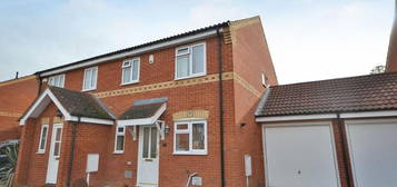 3 bed semi-detached house to rent