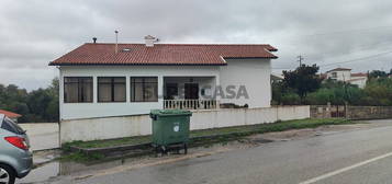 Casa para remodelação com terreno em Alfarelos