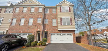 300 Ebony Ct, Ambler, PA 19002