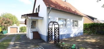 Provisionsfreies Einfamilienhaus mit 2 Garagen und Teilkeller in Wesendorf! Mein Haus=mein Makler!