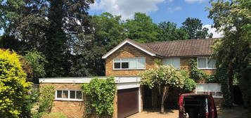 Detached house to rent in Newlands Avenue, Radlett, Hertfordshire WD7