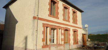 MAISON DE BOURG A RENOVER