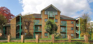 Flat for sale in Copper Beech Close, Gravesend, Kent DA12