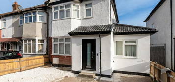 4 bedroom end of terrace house for sale