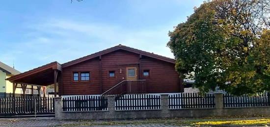 Entzückendes, gemütliches Blockhaus mit sonniger Terrasse + Vollkeller