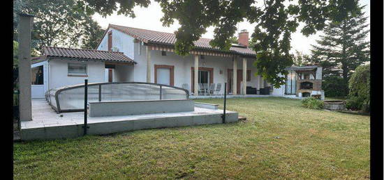 Grande villa au calme