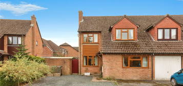 4 bed semi-detached house for sale