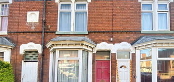 Terraced house to rent in Clarendon Park Road, Leicester, Leicestershire LE2