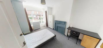 4 bedroom terraced house