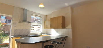 Terraced house to rent in Birkin Avenue, Nottingham NG7