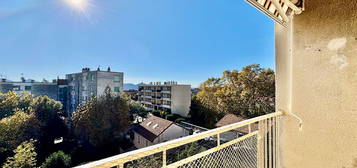 Beaumont centre Appartement type 3 avec balcon à louer