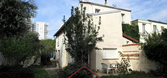 Maison 1 étage  à vendre, 3 pièces, 2 chambres, 101 m²