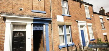 5 bedroom terraced house