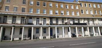 Flat to rent in Wellington Crescent, Ramsgate CT11