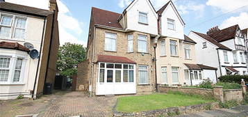 4 bed semi-detached house to rent