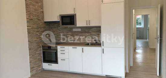 Pronájem bytu 2+kk 50 m², Na Jezerce, Praha