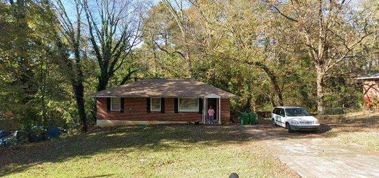 1733 Hollyhock Ter, Decatur, GA 30032