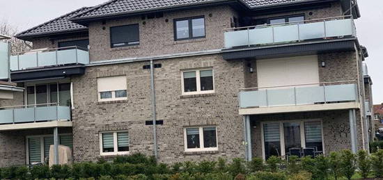 Neuwertige Erdgeschoss Wohnung mit Terrasse und Garten