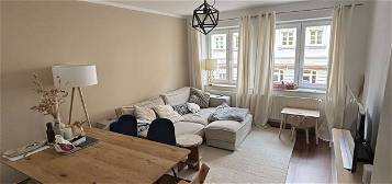 Geschmackvolle 3-Zimmer-Wohnung mit Balkon und Einbauküche in München Maxvorstadt
