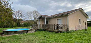 Maison à louer à Brantome avec piscine hors sol