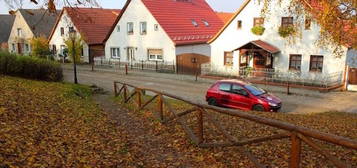 Barrierefrei zugängliche Doppelhaushälfte mit Carport