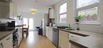 5 bed terraced house to rent