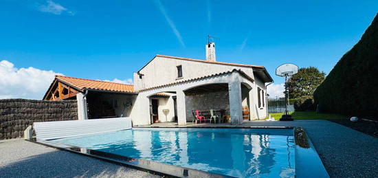 Maison de caractère rénovée avec piscine chauffée